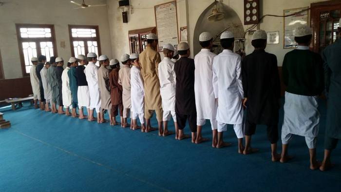 MUI Persilakan Umat Islam Rapatkan Shaf Sholat Berjamaah di Masjid